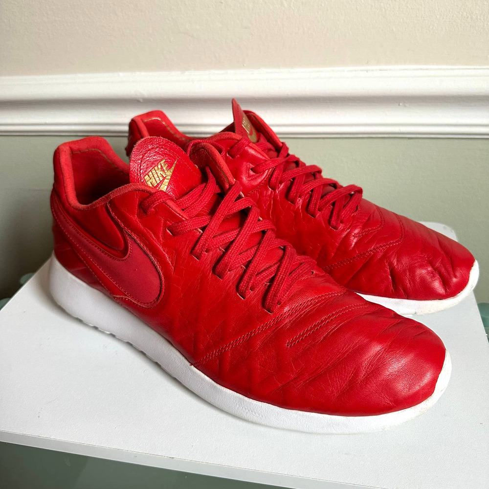 NIKE ROSHE TIEMPO VI QS UNIVERSITY RED/ UNIVERSITY RED-METALLIC GOLD SIZE 13